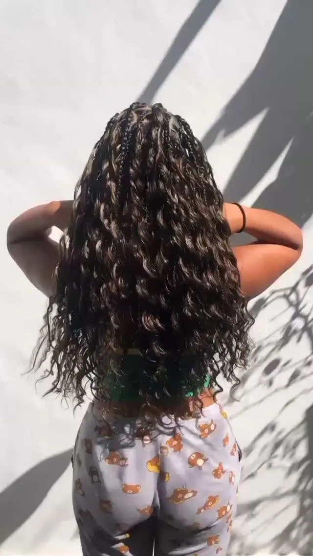 Sis cantik dengan kepang conrow mix boho 🥰